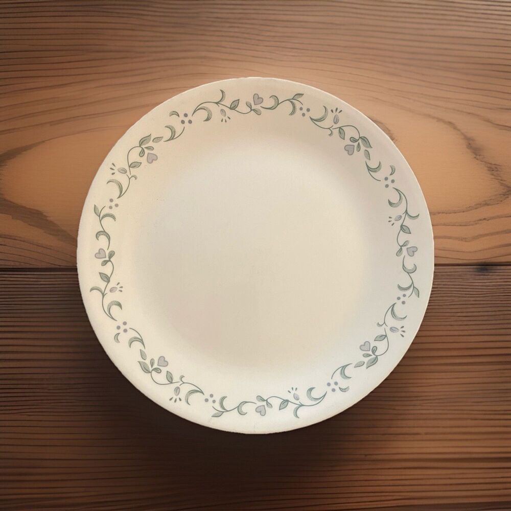 Corelle COUNTRY COTTAGE Lunch/Side Plates Heart & Leaves  8.5" Break Resistant